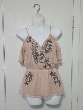Express. Emboridered Sleeveless Tank. Size Small. Made In China. 100% Polyester.